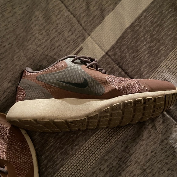 Nike Shoes - Used size 9 Nikes
